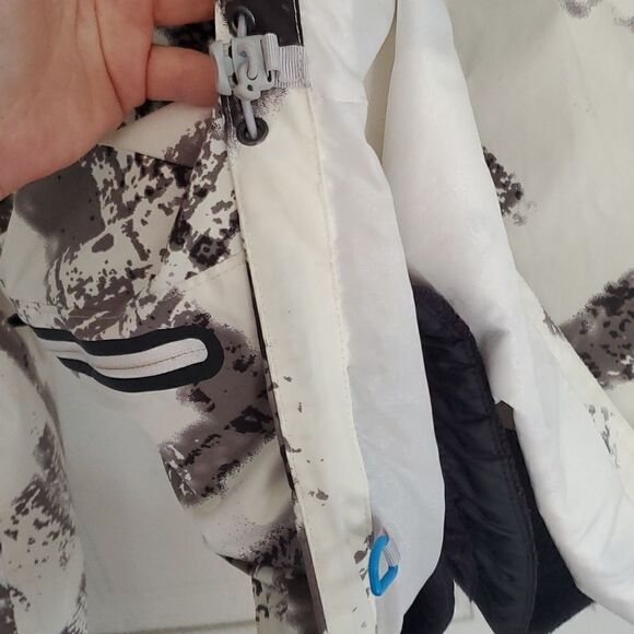 Columbia Bugaboo Ski Coat with Zip Out Liner - Picture 15 of 15